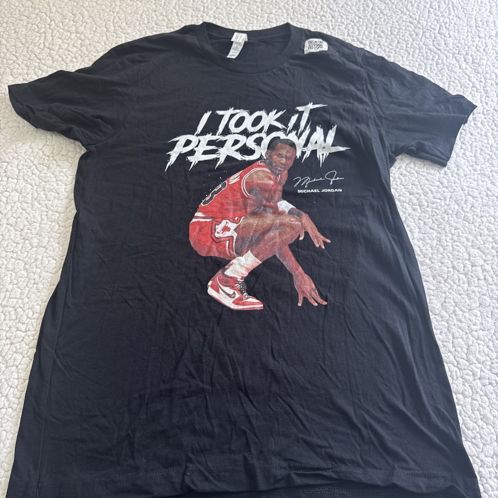 Michael Jordan Autograph Chicago Bulls Tshirt / Size medium graphic T-shirt New
